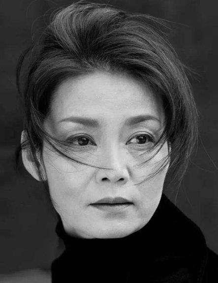 潘虹|潘虹,八十年代内地唯一不土气的女星,混血她年轻时到底有多美?