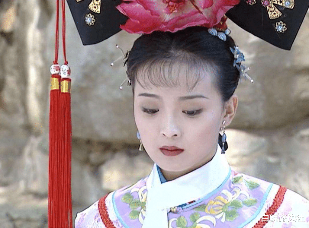 王艳|47岁晴格格王艳晒近照！打扮优雅阔太范儿十足，手上戴60万名牌表