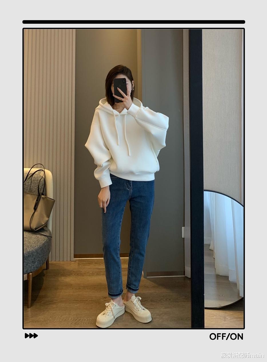 服装搭配师main|秋天第一件卫衣，从这3款里挑就可以，时尚又显瘦，照着穿美炸了
