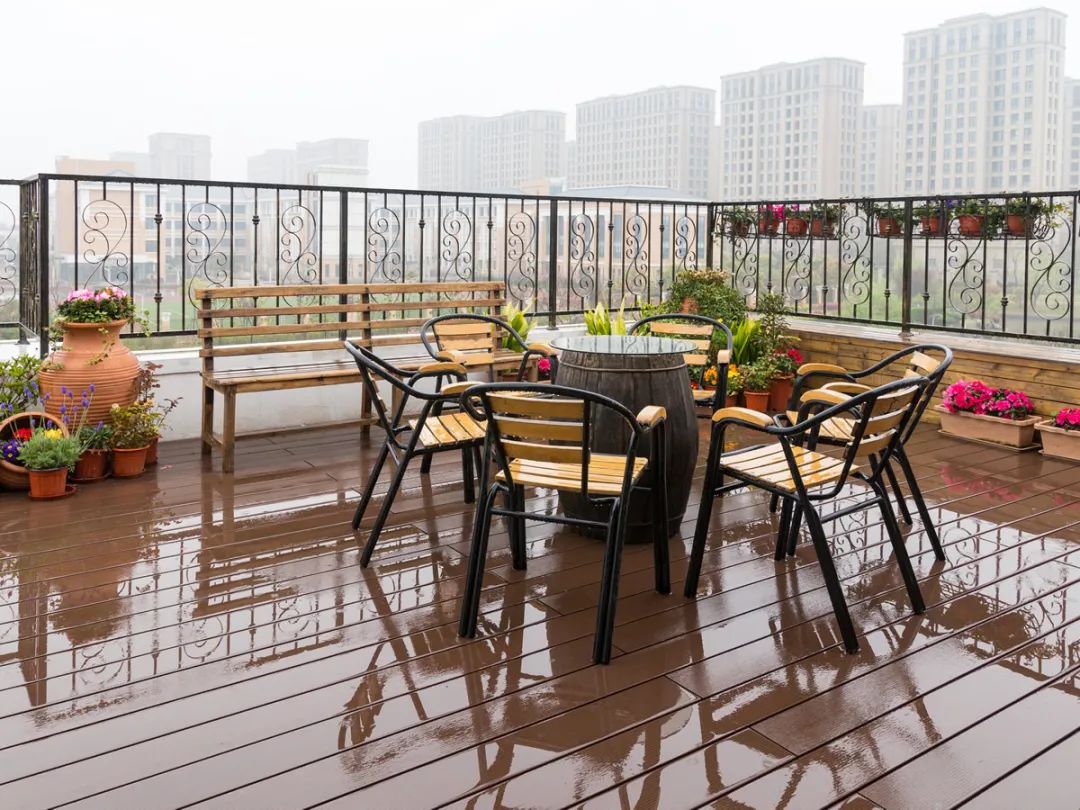 别再让露台\露\着了，装这种棚遮阳效果好又省力，也就花上个几千