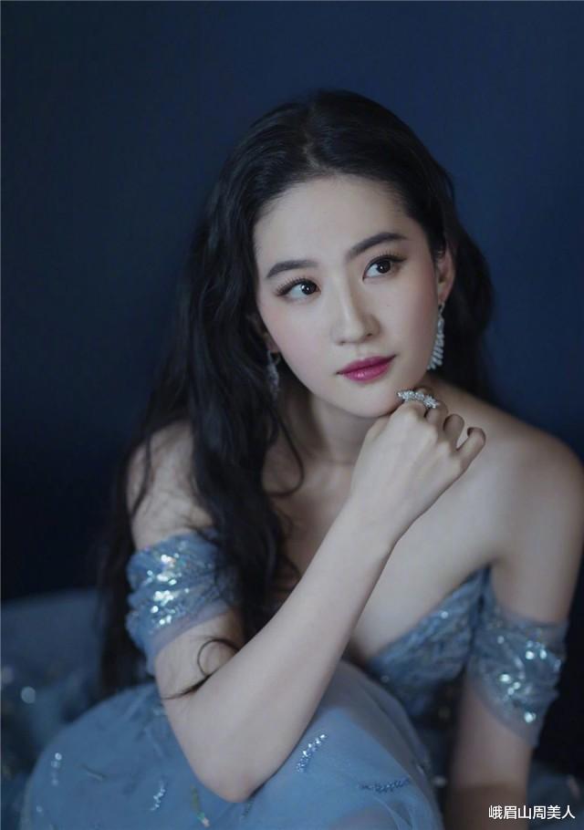 发型|奔四的女人尽量别留短发，很土！推荐这5款发型，太减龄！