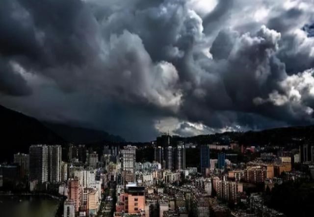 中海地产|杭州房价最高跌30%，风险来临时，一、二、三线城市有何区别？