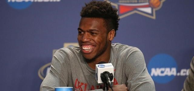 國(guó)王隊(duì)|不等克萊了！勇士國(guó)王4換2交易正式出爐，希爾德有望聯(lián)手庫(kù)里