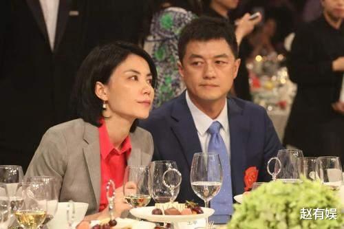 李嫣|李嫣摘掉“兔唇女孩”的标签，3次手术很成功，15岁像极了王菲