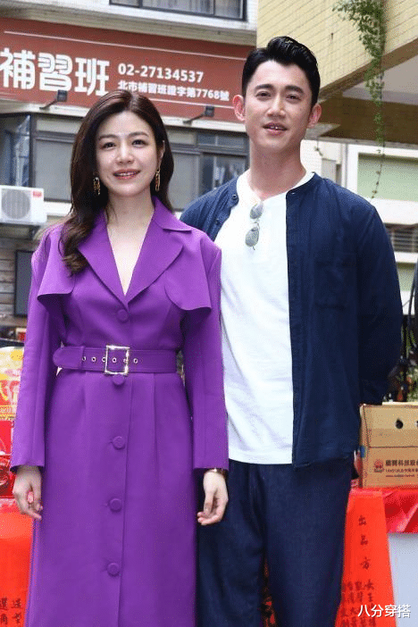 八分穿搭|陈妍希又美出圈了,穿紫色长款风衣白到发光,一般人真驾驭不了