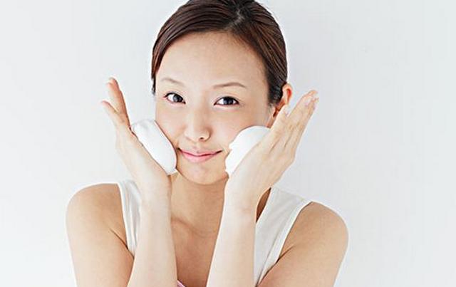 杨红聊时尚 洗面奶能不能美白 日本美白洗面奶排行榜10强