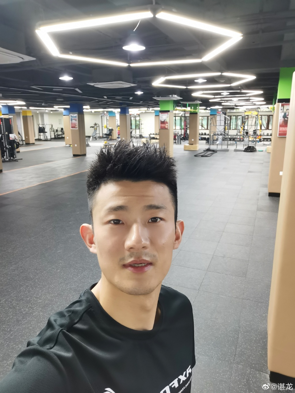 谌龙|汤杯丢冠后国羽终迎好消息！又一奥运冠军回归，谌龙亲承恢复训练