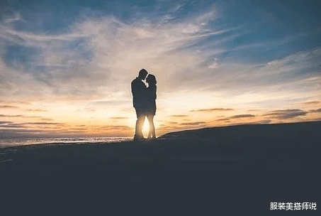 服装美搭师说|五年的感情分手后要不要挽留?
