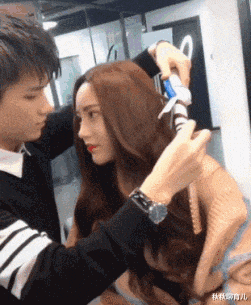 秋秋聊育儿|邻居阿姨把内衣裤都晾在了我窗户上，我该怎么办？