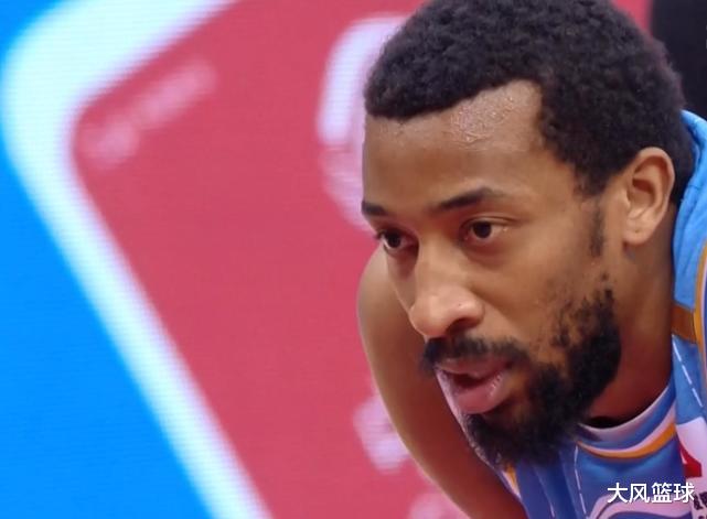 周鹏|不演了，摊牌了！三分4中4轰19分带队逆转，半决赛你的任务更重要