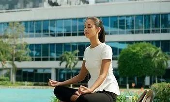 诗采春 偏头痛20年，脑袋一周炸一次，是什么样的体验？