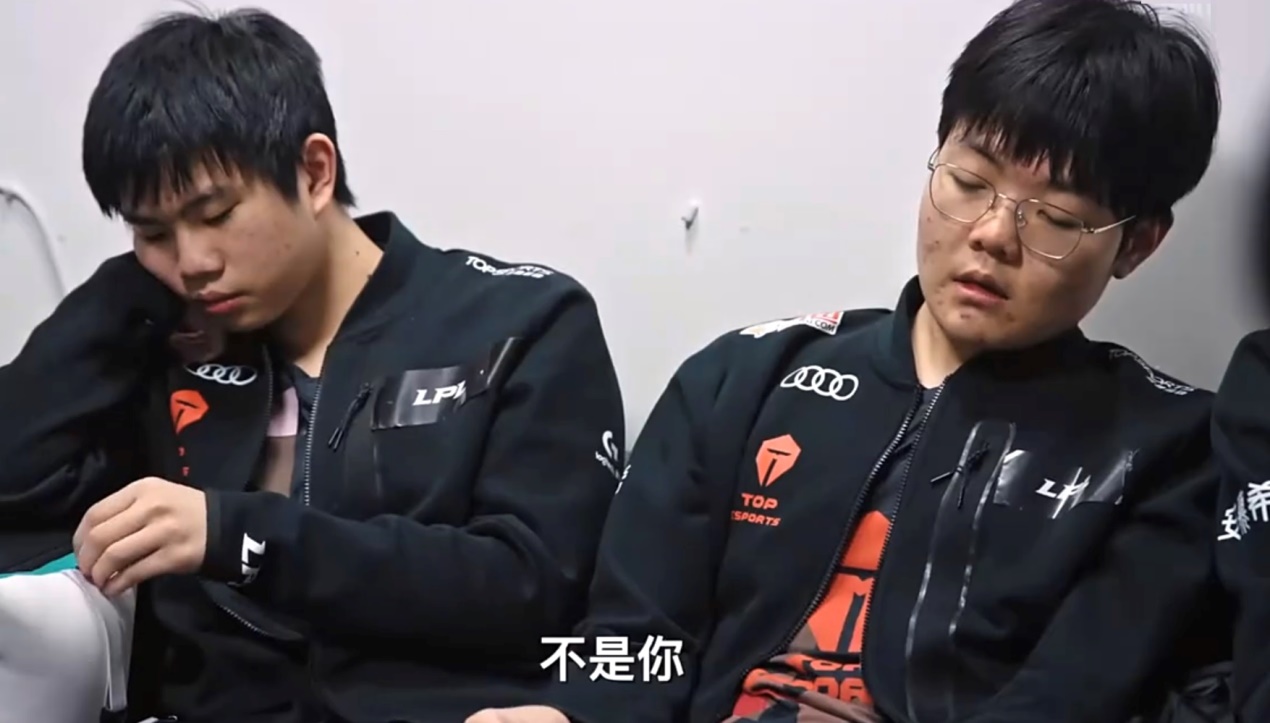 上单|Uzi为上单小超梦发声！他确实有打职业的能力，而且性格也非常好