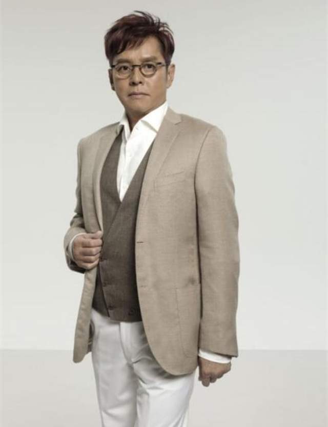 谭咏麟|71岁谭咏麟庆生！与刘恺威前女友贴脸合照，钟镇涛曾志伟齐送祝福