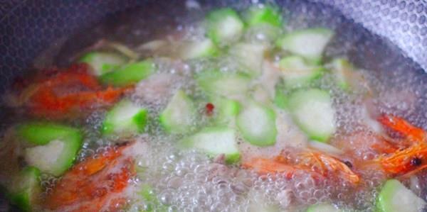 冬天皮肤干燥,多吃这道补水菜,营养又滋润,常吃少上火