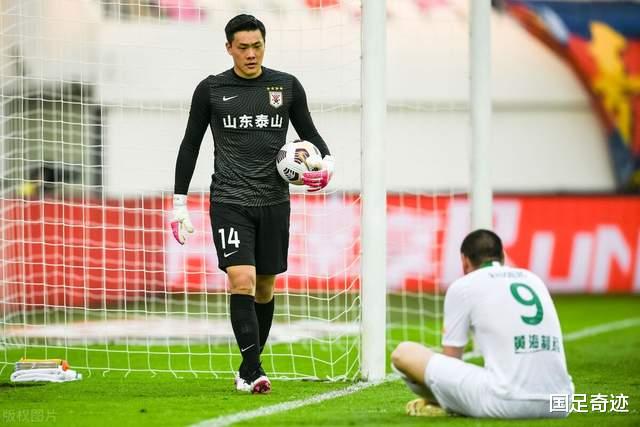 王大雷|稳如泰山！32岁国脚再成定海神针：中超2细节堪称年轻球员榜样