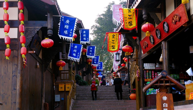 川藏公路 四川小众的绝美古镇，无需门票，古韵十足被称“半边山江半边城”