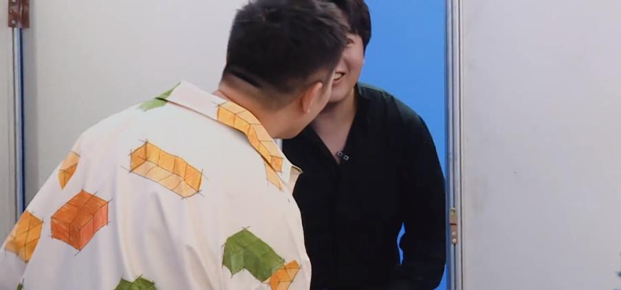 去不掉的个性|队员签约大战开启,杨迪郎朗均想要张真源加入战队,后者做法机智