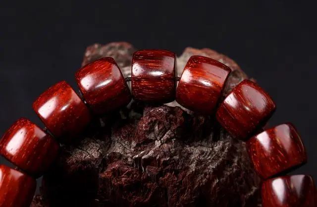 小叶紫檀|鉴别小叶紫檀，有这12招足够了，不需要再求人了