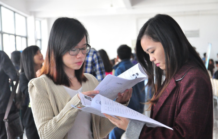 招聘|“中国烟草”偏爱的4类专业，毕业生手捧金饭碗，待遇不输公务员