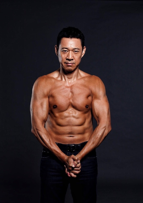 李若彤|李若彤晒和张丰毅健身照，两人年龄相加120岁，身材保养像小年轻