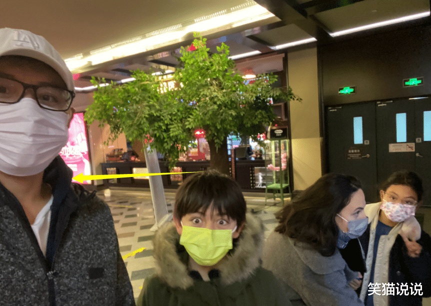 刘烨|刘烨晒全家福为妻子庆生好甜蜜，诺一近态曝光，11岁已高至父亲肩膀！