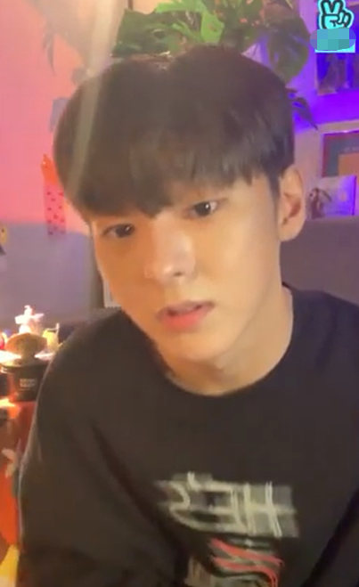 男团|韩国男偶像被曝两年没收入!靠打零工维生,日常连饭钱都给不起