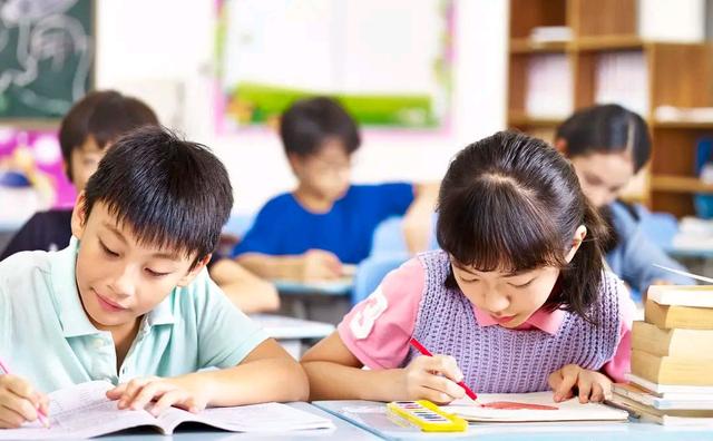 Hi家有小甜椒儿|看完《荣耀》,就理解为啥有人宁可孩子普通点,也不想他们太优秀