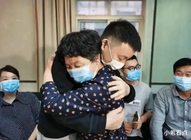 小希看点 新进展！姚策出生后用脐血验过乙肝，缴费记录曝光