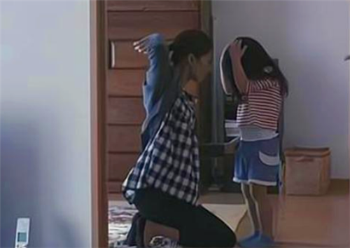 温故淮史 青海母亲虐死女儿后入狱，释放后又挖女儿骨灰泄愤，原因值得深思