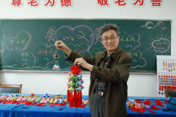 医生|60岁老教师坚持夜跑，却不幸瘫痪，医生叹息：跑步后1习惯等于慢性自杀