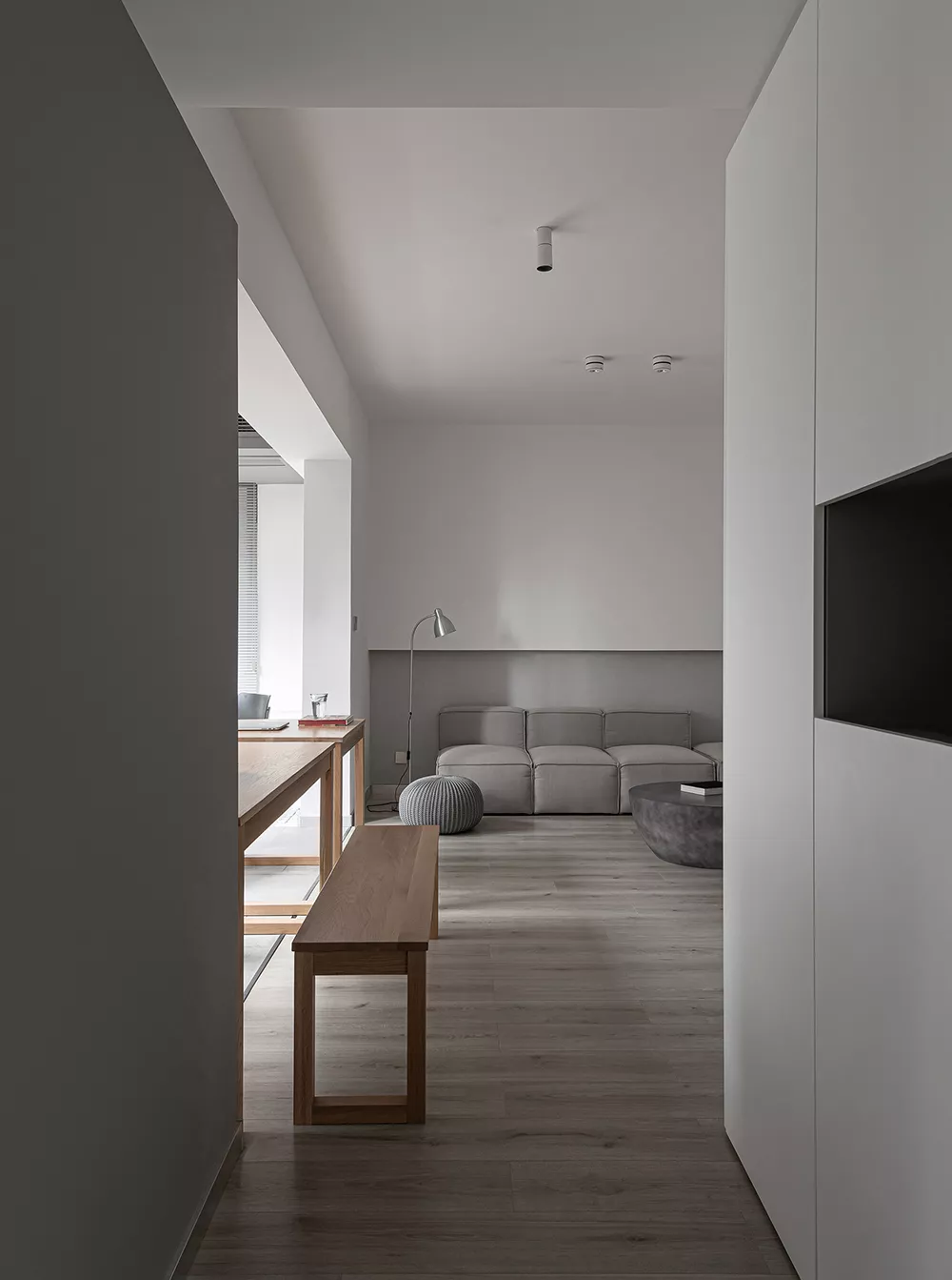 98㎡极简风的家,全屋高级灰+原木风,格调十足!