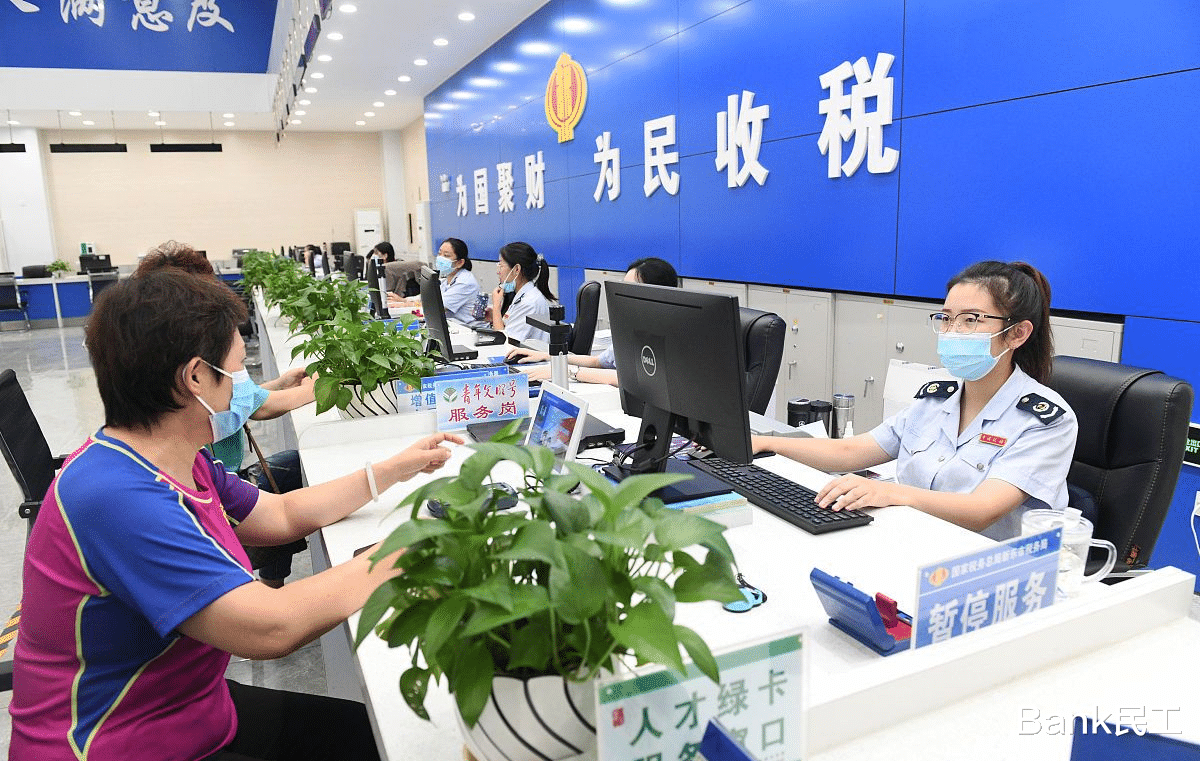 戚薇|薇娅偷逃税被罚13亿多，对比范冰冰，直播真比演戏更赚钱？