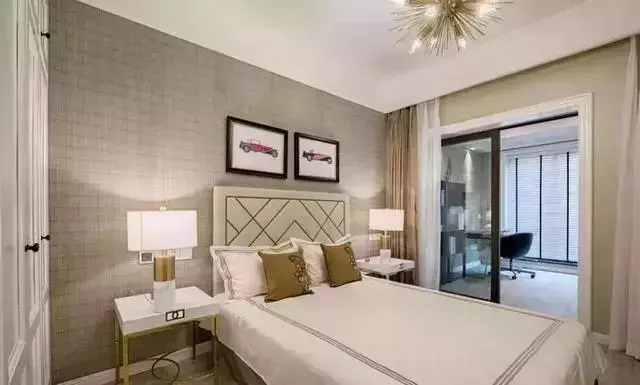 越来越多人都不在阳台晒衣服了,现在流行这样装,妥妥多出一间房