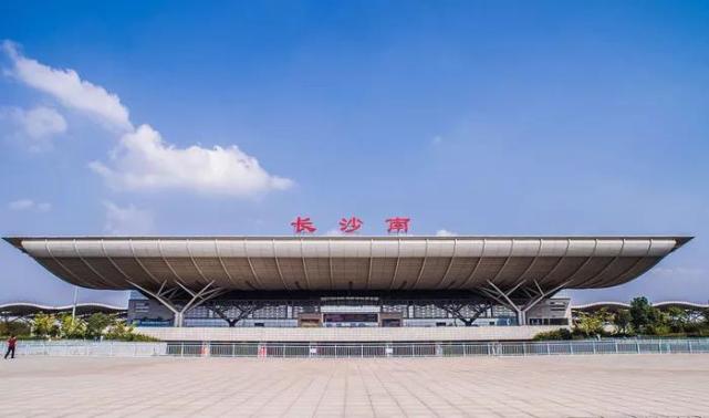 平凡的世界观 武汉无缘前十，长沙第九，南京超1个车次压成都，重庆未入榜单