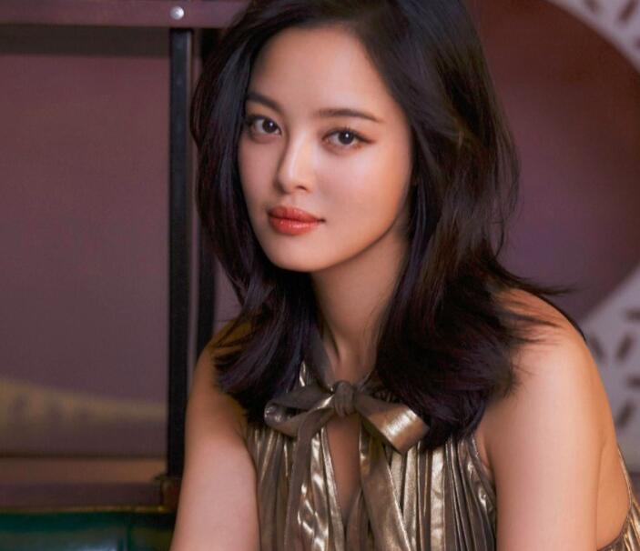 闫学晶|胡歌新剧来袭，道尽一个时代的至真，女一号更是你们的女神