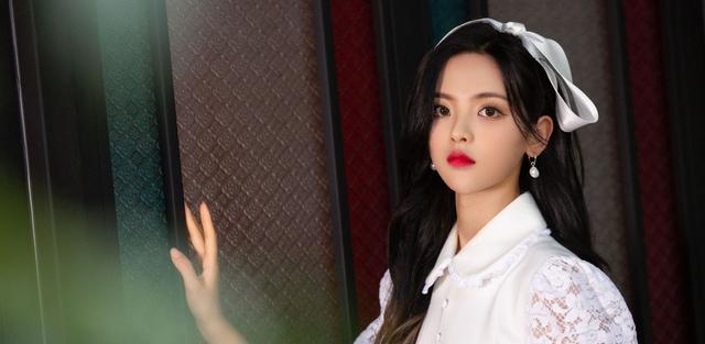 刘浩存|演技平平却妄想拿影后,咖位不够却敢当导师,小花们真大胆