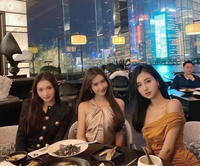 女孩|娱乐圈要变天了,内娱男明星们瑟瑟发抖,又来一个“都美竹”