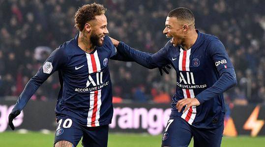 安東尼·戴維斯|明晨歐冠上演巔峰對決，央視直播！拜仁更穩(wěn)，巴黎前鋒更強