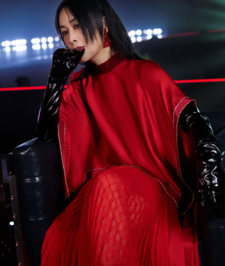 那英|那英顺利成团心情好，前夫与现任是好兄弟，如今升级当俱乐部老总