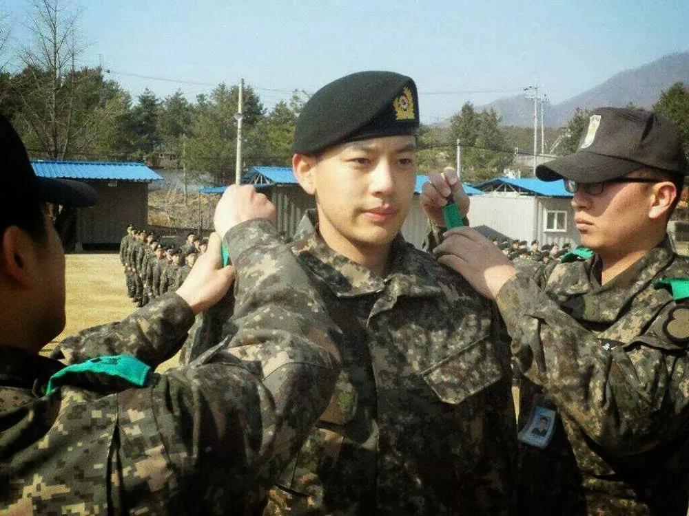 |当逃兵的小伙现在如何？找工作连吃闭门羹，只因户口本上4个大字