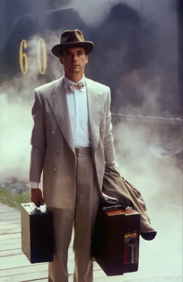 洛丽塔|满是情与欲的味道，让人无法拒绝的洛丽塔