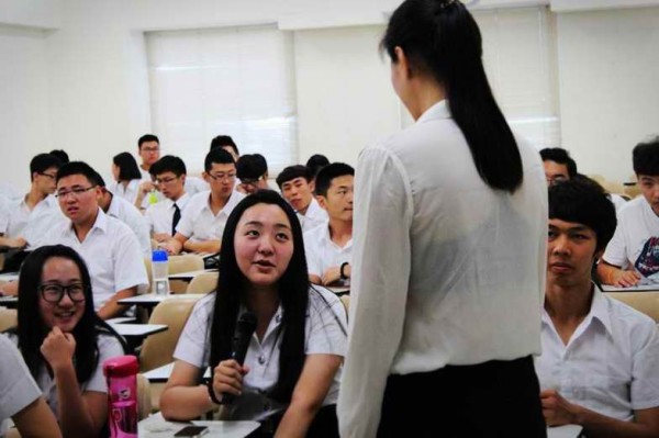 医生|38岁大姐查出乳腺结节,医生建议:常做2事多吃3物,或可散结