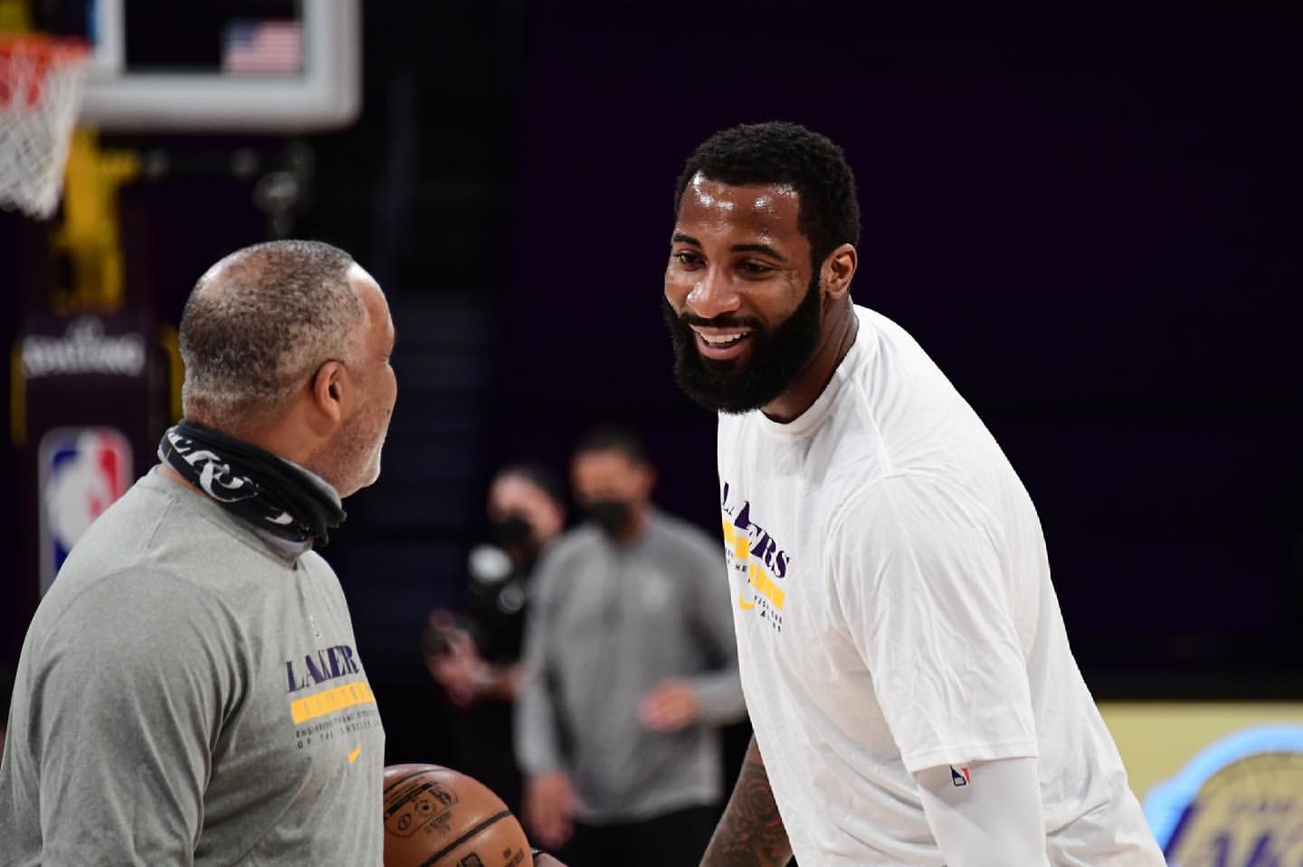 湖人隊|完全體湖人！新援改穿7號，莊神明日復出，老詹曬照三巨頭：巡演日臨近！