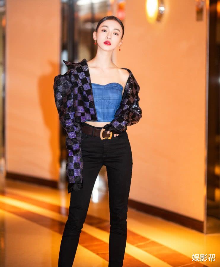 央视|她曾红极一时，出门带6个助理30个保镖，被央视点名后凉凉了