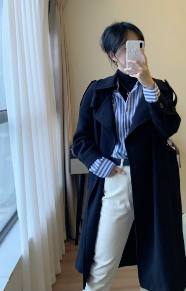 八只爪的猫 今年火了一种“韩里韩气”的穿法，叫“大衣+高领衫”，优雅知性