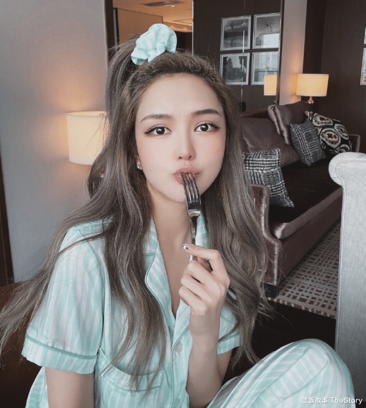 周扬青|周扬青新欢是好利来大公子？父亲出轨江一燕，儿子不惧罗志祥下场