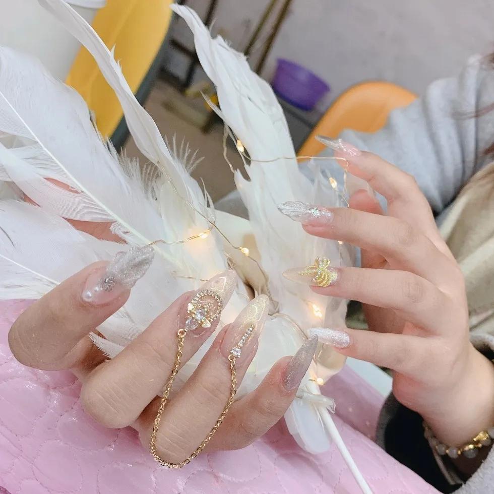 美甲|过年最适合做这些BlingBling美甲！