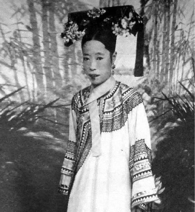 嵇钰莎宝妈日记|大清被灭，爱新觉罗家族却为何能全身而退？