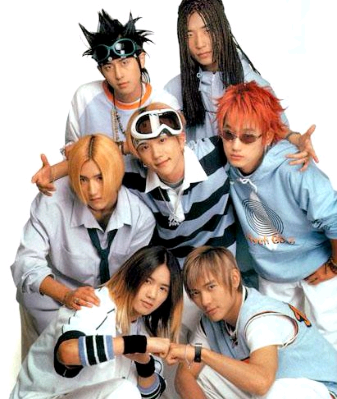 金相赫|金相赫，离婚后上厕所戴回戒指自拍，右臂都是纹身