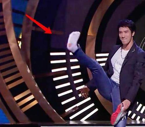 |明星离婚，李连杰一分不要，焦恩俊人财两空，最惨的是贾静雯